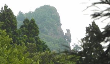 展望台から見るトカゲ岩