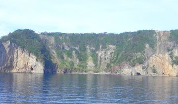 岬玄武岩の爆裂火口 | 隠岐の宝物たち・ジオパークサイト一覧 | Oki